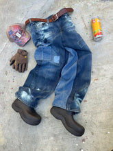 Load image into Gallery viewer, Faded cargo jeans 36-32
