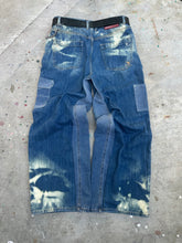Load image into Gallery viewer, Faded cargo jeans 36-32

