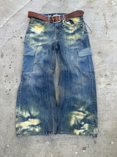 Load image into Gallery viewer, Faded cargo Jeans 32-30
