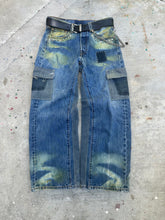 Load image into Gallery viewer, Faded cargo jeans 31-30

