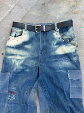 Load image into Gallery viewer, Faded cargo jeans 36-32
