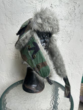 Load image into Gallery viewer, 1 of 1 hunter
