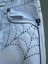 Load image into Gallery viewer, 1/1 Web on white jeans 32-32
